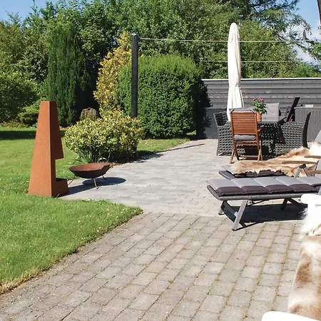 Three-bedroom Holiday In * Egå