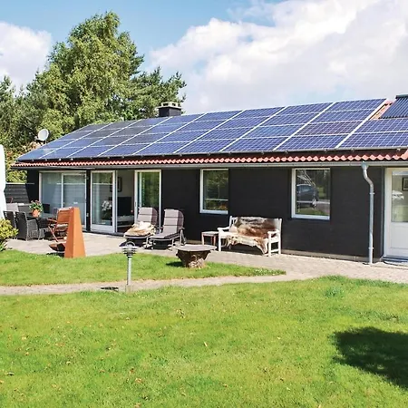 Three-bedroom Holiday In *