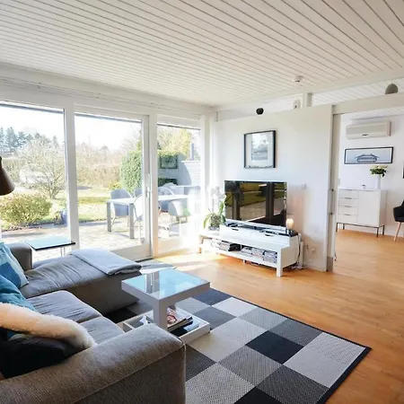 Three-bedroom Holiday In
