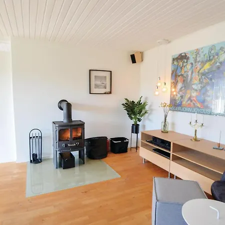 Three-bedroom Holiday In * Egå