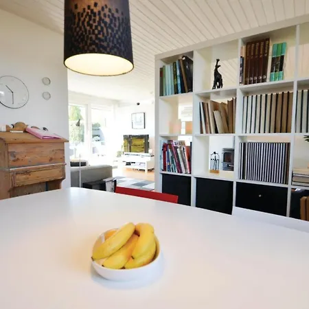 Three-bedroom Holiday In * Egå